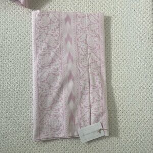 Julia Amory Pareo- one size fits all